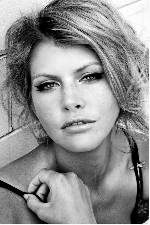 09,Shannon Phillimore Monarch 22 1 profile image