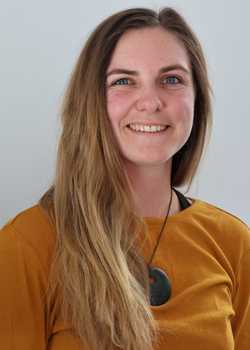 03,Halina Horn Monarch 24  profile image