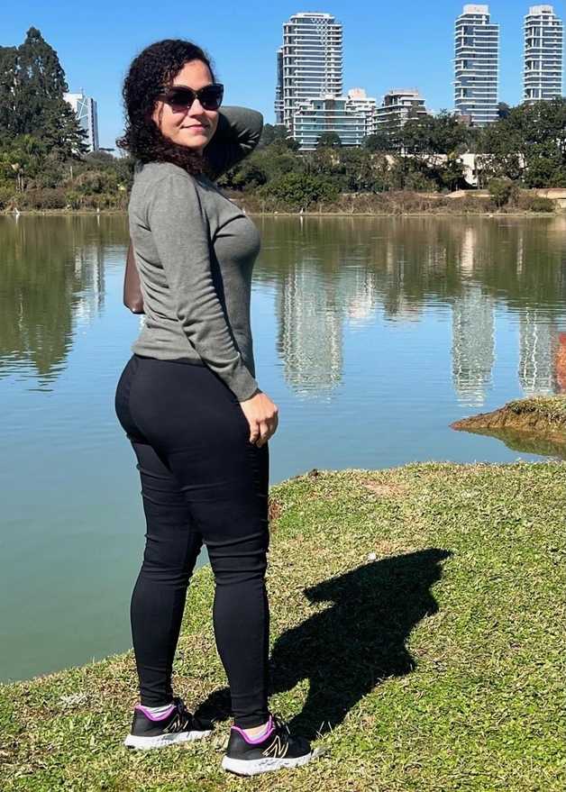 03,Carolina Oliveira Monarch 25 profile image