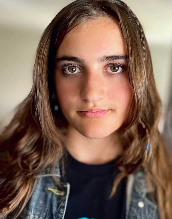 01,Luana Kirchoff Monarch 24  profile image