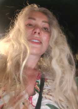 1,Ana Kouzouleva Monarch 26  profile image