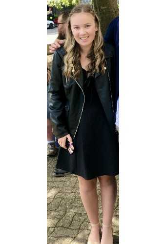 samantha Smith Full length profile image