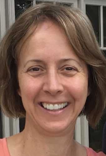 1Laurie Maroni profile image