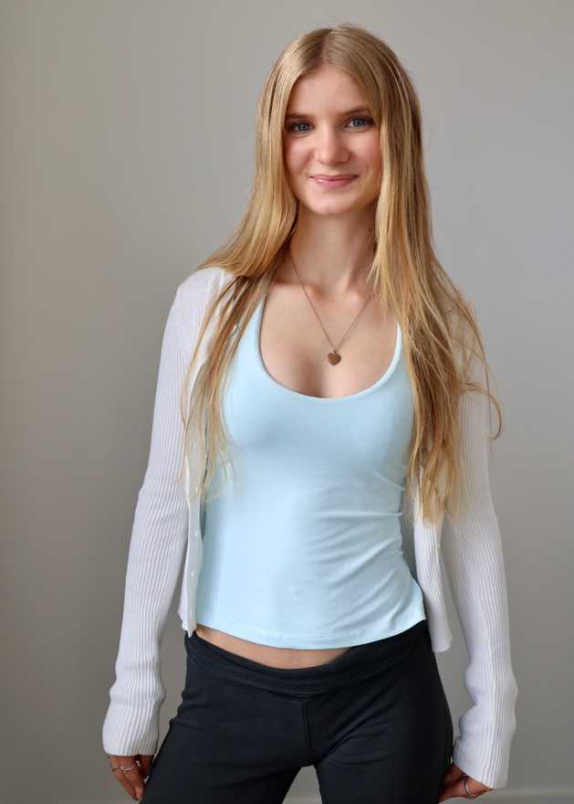 02,Amelie Dee Monarch 25 profile image