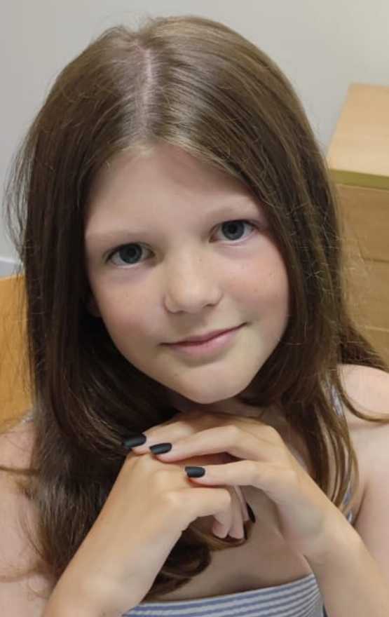 01,Isla Hendry Monarch 24 profile image