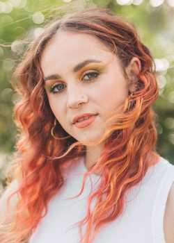 01,Sophie Maude Turner Monarch 23  profile image