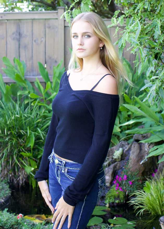 05,Sasha McKenzie Monarch 26 profile image