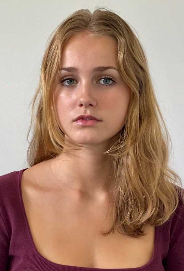 04,Sasha McKenzie Monarch 23 profile image
