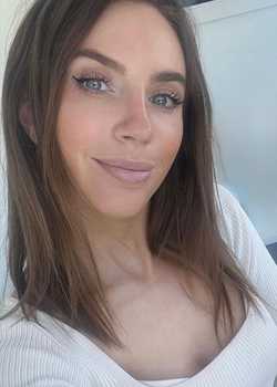 01,Julia Strelou Monarch 23  profile image