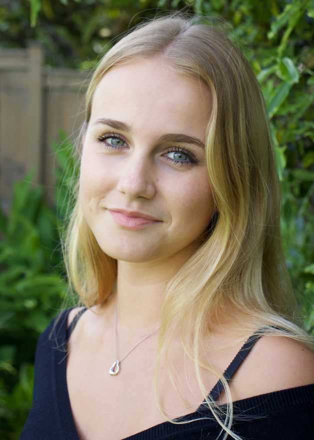 01,Sasha McKenzie Monarch 26 profile image
