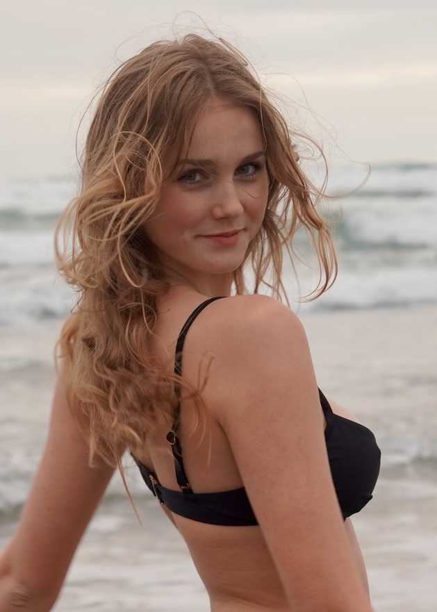 07,Sasha McKenzie Monarch 25 profile image