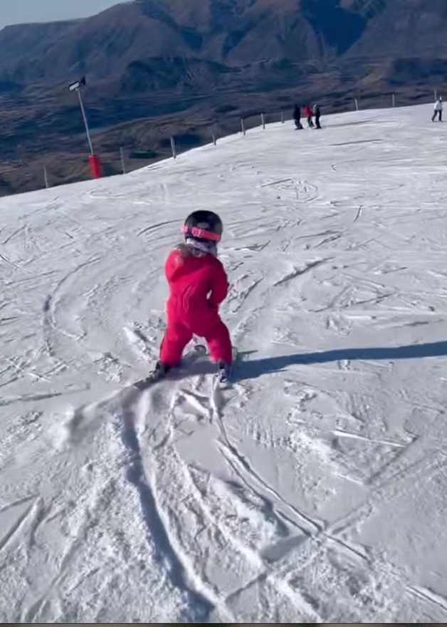 5,Isla Devery Monarch 24 profile image