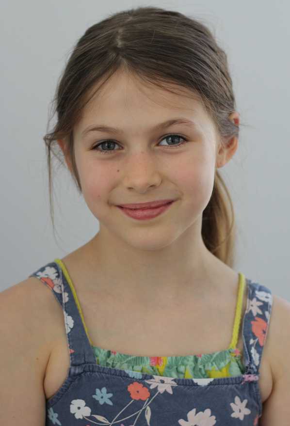 01,Julia V Monarch 23 profile image