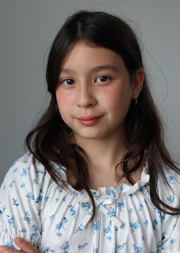 07,Zara Black Monarch 25 profile image