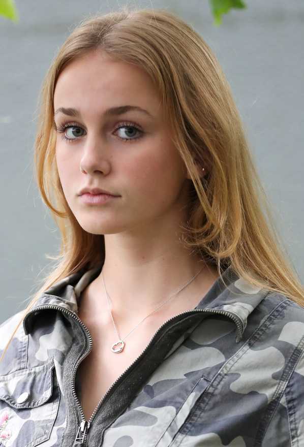 06,Sasha McKenzie Monarch 23 profile image