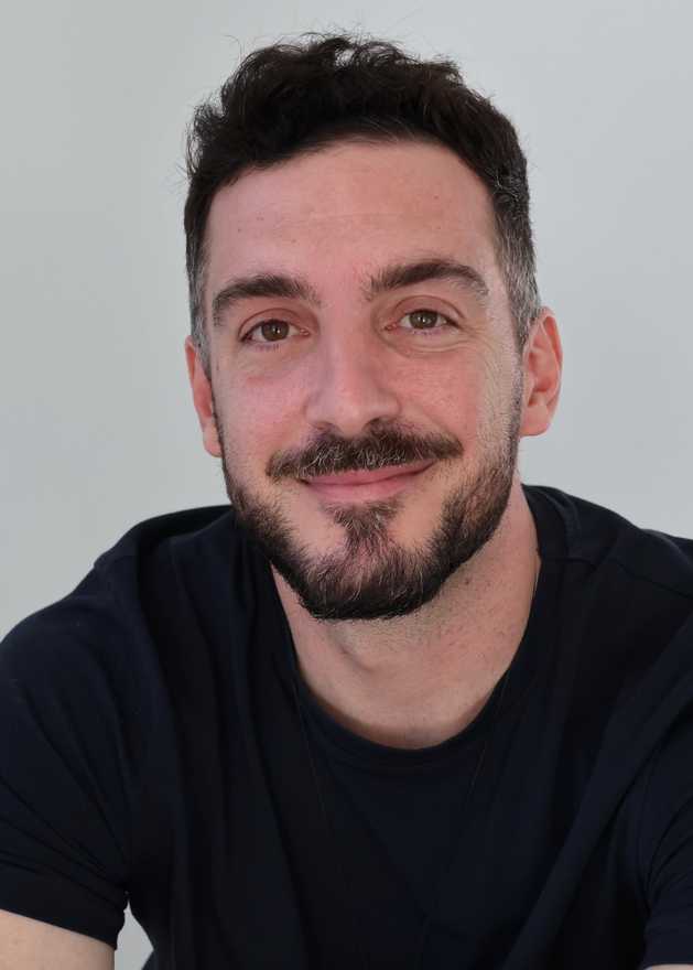 01,Allan Naltchadjian Monarch 26 profile image