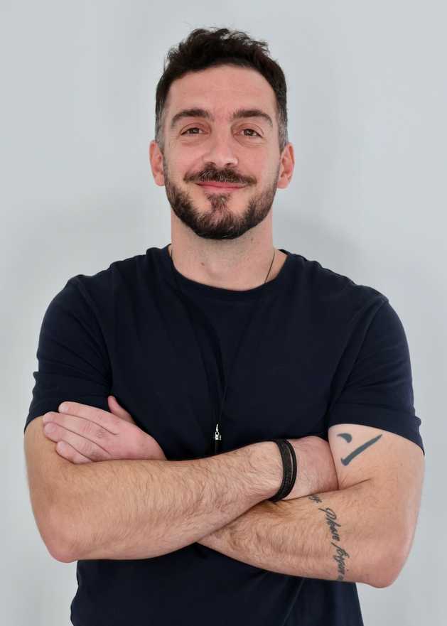 08,Allan Naltchadjian Monarch 26 profile image
