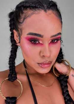 02,Tallulah Mclean Monarch MakeupByTea  profile image