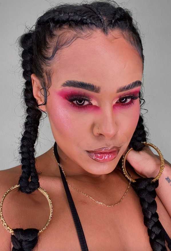 02,Tallulah Mclean Monarch MakeupByTea profile image