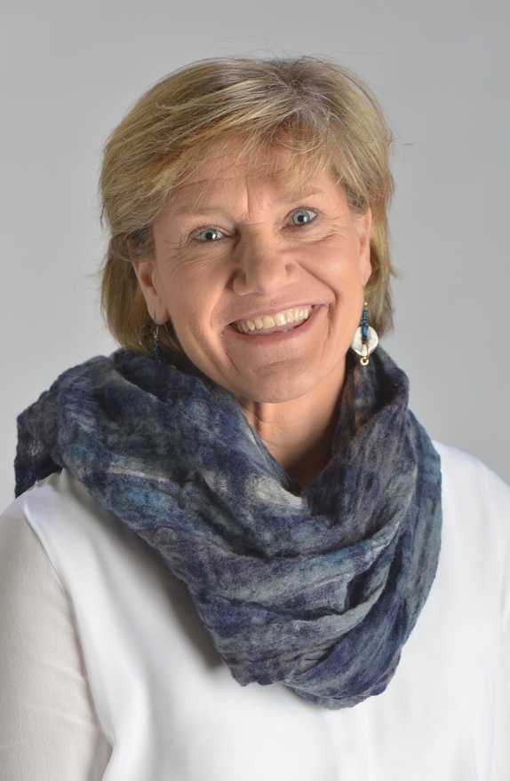 4,Zella Downing Monarch 21 7 profile image
