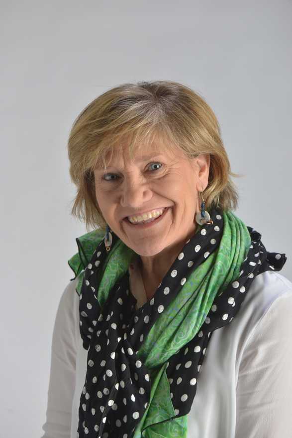 Zella Downing Monarch 21 5 profile image