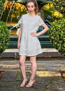 Sarah Latta full length  profile image