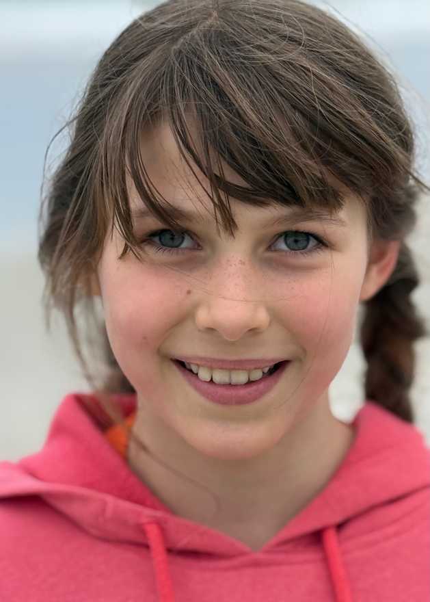 01,Julia V Monarch 25 profile image