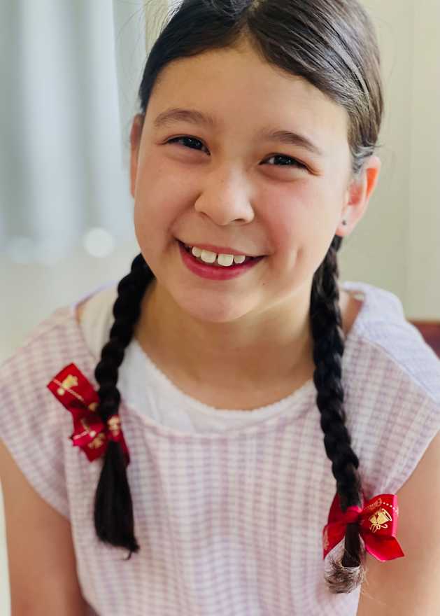 03,Zara Black Monarch 25 profile image