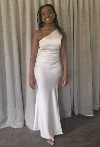 Maita Mackenzie Full Length profile image